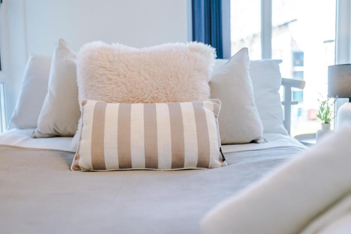 Holiday home Modern House - - Etihad Stadium - Coop Live Stadium - Sleeps 6 - Free Parking