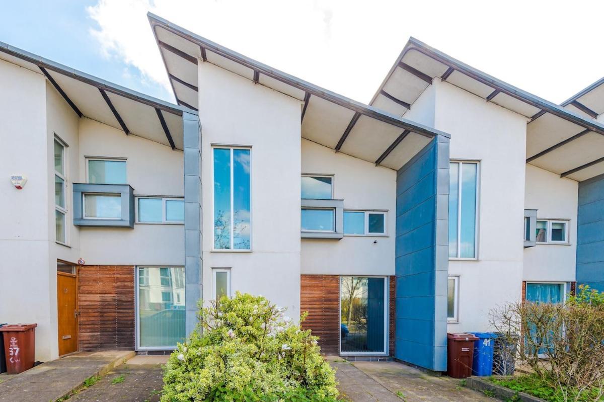 Holiday home Modern House - - Etihad Stadium - Coop Live Stadium - Sleeps 6 - Free Parking