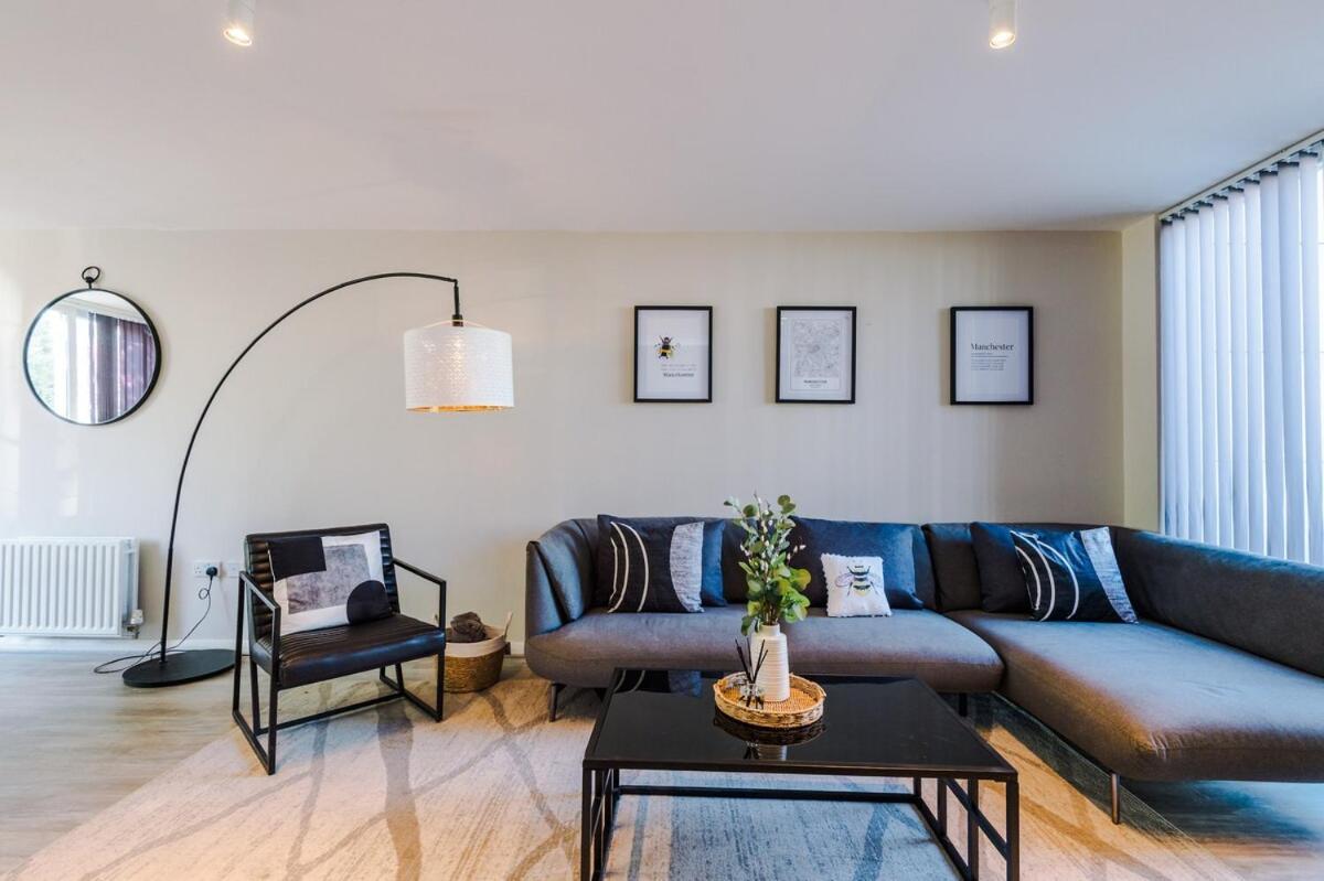 Holiday home Modern House - - Etihad Stadium - Coop Live Stadium - Sleeps 6 - Free Parking